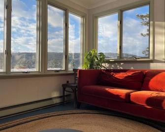 Peaceful Catskills Escape - Modern 4bd Farmhouse - Jefferson - Sala de estar