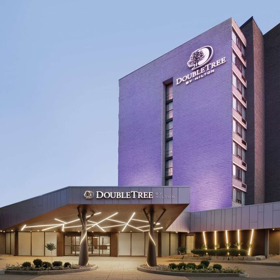 DoubleTree by Hilton Toronto Airport West image 1