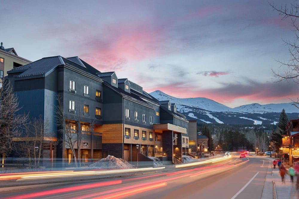 Gravity Haus - ברקנרידג' - בניין