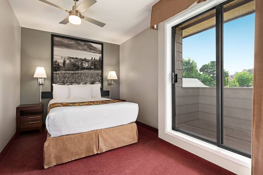 Quality Inn and Suites - Vernon - Bedroom