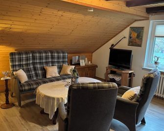 large quiet central apartment - Friesoythe - Wohnzimmer