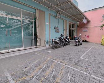 Cempaka Residence By Namroom - Yakarta - Vista del exterior