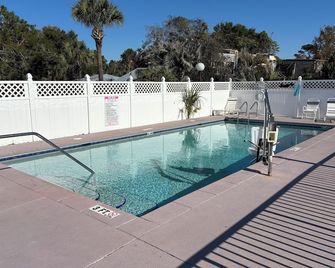 Red Roof Inn Panama City Beach - Panama City Beach - Pool