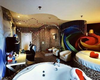 Baotou Di Jing Business Hotel - Baotou