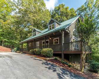 Secluded Luxury Mountain Cabin with Game Room & Hot Tub near Helen, Cleveland GA - Cornelia - Будівля