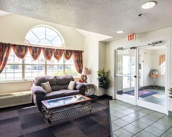 Motel 6 Chattanooga Downtown - Chattanooga - Living room