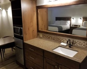 Lamplighter Lodge - Panguitch - Badrum