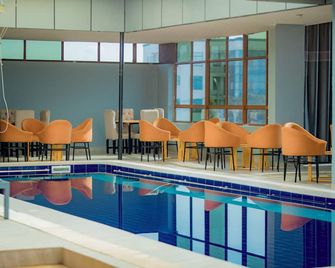 Wintana Hotel & Apartments - Kigali - Svømmebasseng