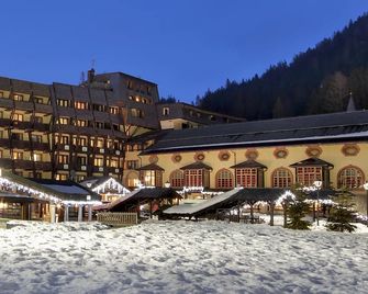 Hotel Club Relais Des Alpes - Madonna di Campiglio - Building