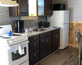 Beautiful Waterfront Studio Cottage - Murray Harbour - Cocina