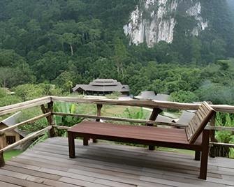 The Cliff & River Jungle Resort - Phanom - Edificio