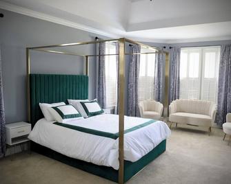 Retreat & Resort Get-Away - Sharpsburg - Bedroom
