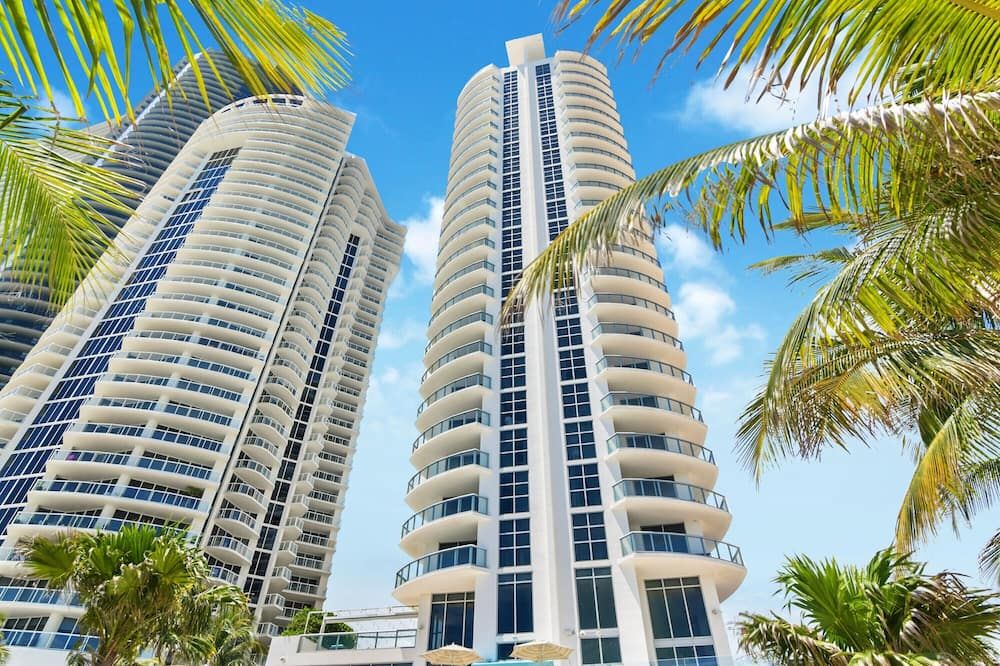 Marenas Beach Resort - Sunny Isles Beach