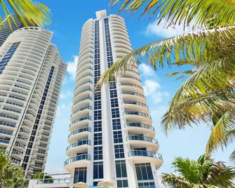 Marenas Beach Resort - Sunny Isles Beach