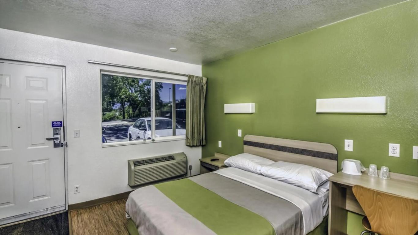 Park Inn by Radisson Colorado Springs