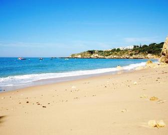Apartamentos Turisticos Soldoiro - Albufeira - Strand