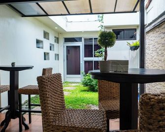 Hotel La Capilla - Suites & Apartments San Benito - San Salvador - Patio