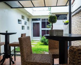 Hotel La Capilla - Suites & Apartments San Benito - San Salvador - Innenhof