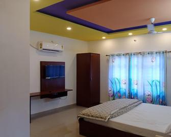 Shakthi Stay Sringeri - Sringeri - Bedroom