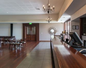 Merinda Village Hotel - Country Pub Stay - Bowen