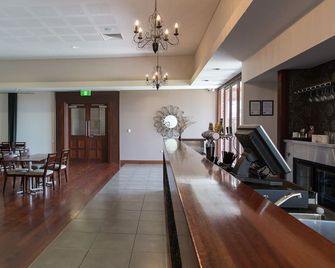 Merinda Village Hotel - Country Pub Stay - Bowen