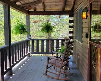 Cozy log cabin in Lake Community. - Athens - Balcony