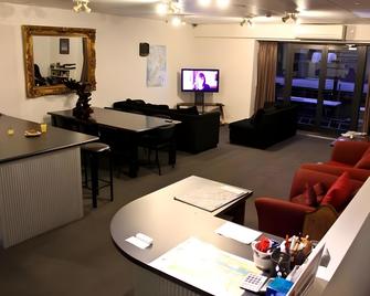 Eagles Nest Backpackers - Hamilton - Restaurant