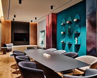 Crowne Plaza Sofia By IHG - Sofia - Salon