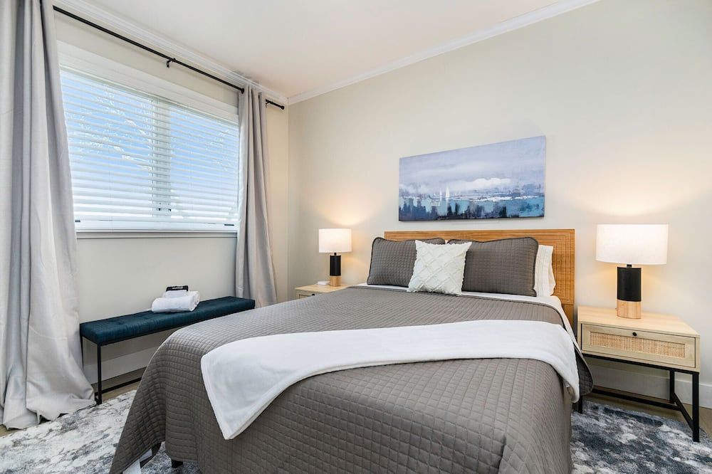 Beach & Wine Retreat: Close to Lake Michigan Dunes - Stevensville - Ložnice