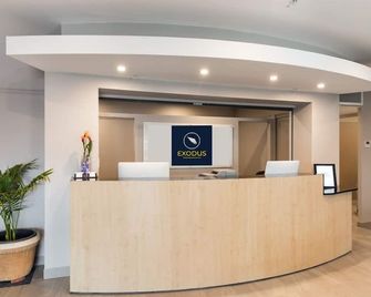 City Edge Dandenong Apartment Hotel - Dandenong - Рецепція