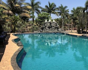 Resort Primo Bom Terra Verde - Calangute - Pool