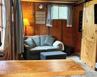 Mt Rainier Little Green Cabin On Big Cre - Ashford - Sala de estar