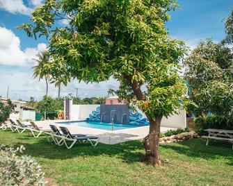 Adulo Apartments - Bridgetown - Pool