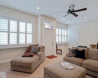 Executive Apartment Cleveland's Little Italy - Cleveland - Sala de estar