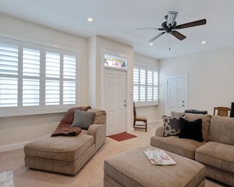 Executive Apartment Cleveland's Little Italy - קליבלנד - סלון