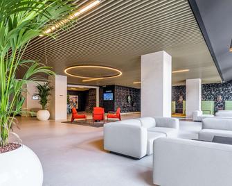 Park Inn by Radisson Danube Bratislava - ברטיסלבה - לובי