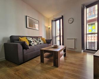 Apartamentos Aptio - Oviedo - Pokój dzienny