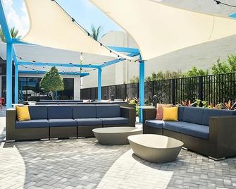 Get Ready to Set Sail! Parking, Near Port Everglades Cruise Terminal! - Dania Beach - Terasa