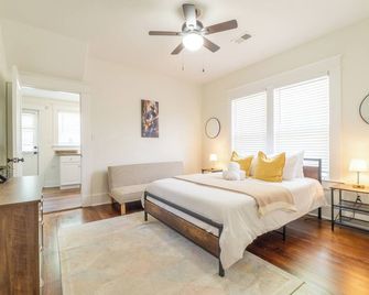 High Speed Internet-Coffee Bar-Large Private Yard-Cozy - ממפיס - חדר שינה