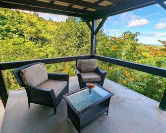 Epic Mountaintop Jungle Casita Adventure - Utuado - Balcón