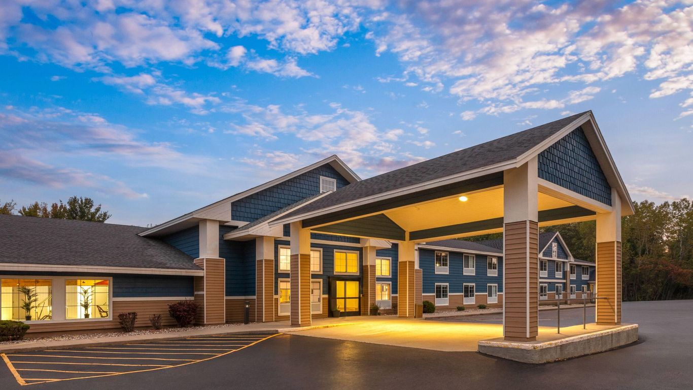 AmericInn by Wyndham Douglas/Saugatuck