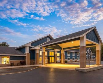 AmericInn by Wyndham Douglas/Saugatuck - Douglas - Gebäude