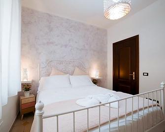 Dimoramuri B&b - Catania