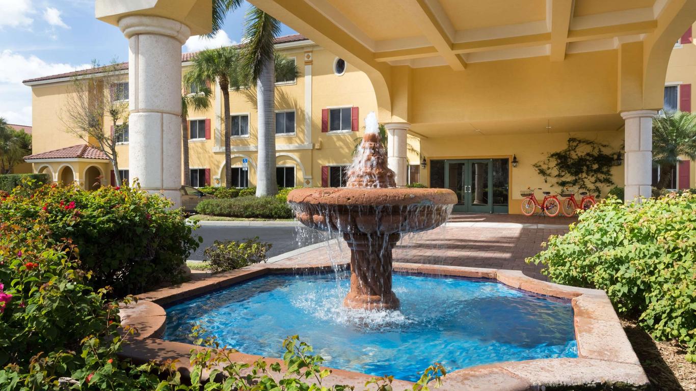 Hawthorn Extended Stay by Wyndham Naples