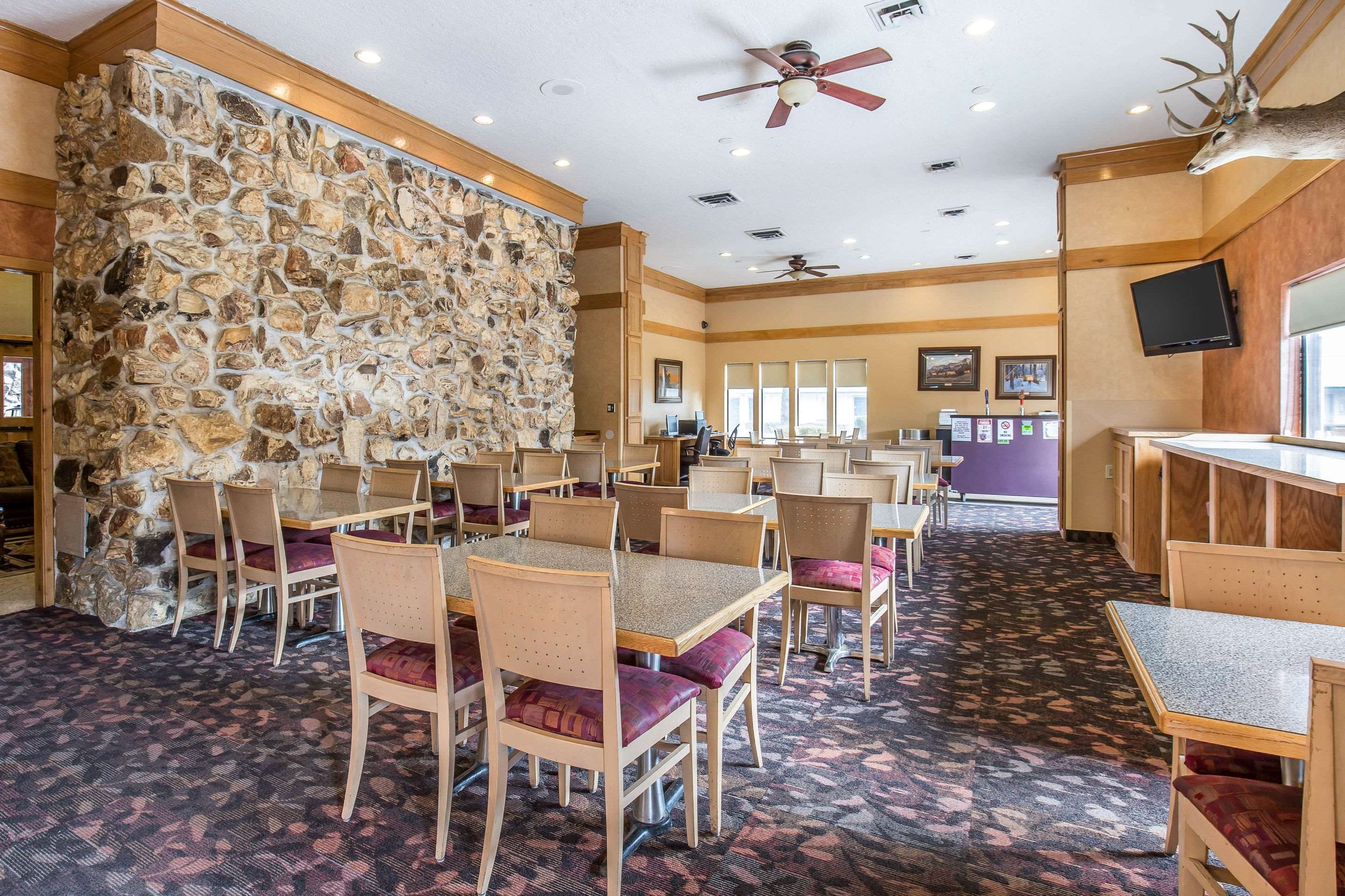 Quality Inn 68 8 4 Rock Springs Hotel Deals Reviews Kayak