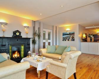 Dingle Harbour Cottages 3 Bed - Sleeps 6 Type B by Trident Holiday Homes - Dingle
