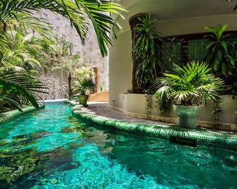 Maya Villa Condo Hotel and Beachclub - Playa del Carmen - Pool
