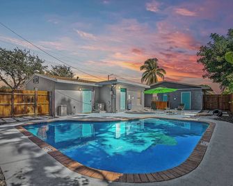 Relax And Enjoy Fort Lauderdale Beach! - Fort Lauderdale - Piscina