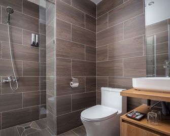 King Grand Boutique Hotel - Phnom Penh - Bathroom
