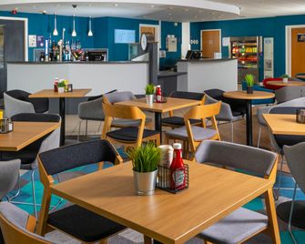 Holiday Inn Express Lichfield By IHG - טאמוורת' - מסעדה